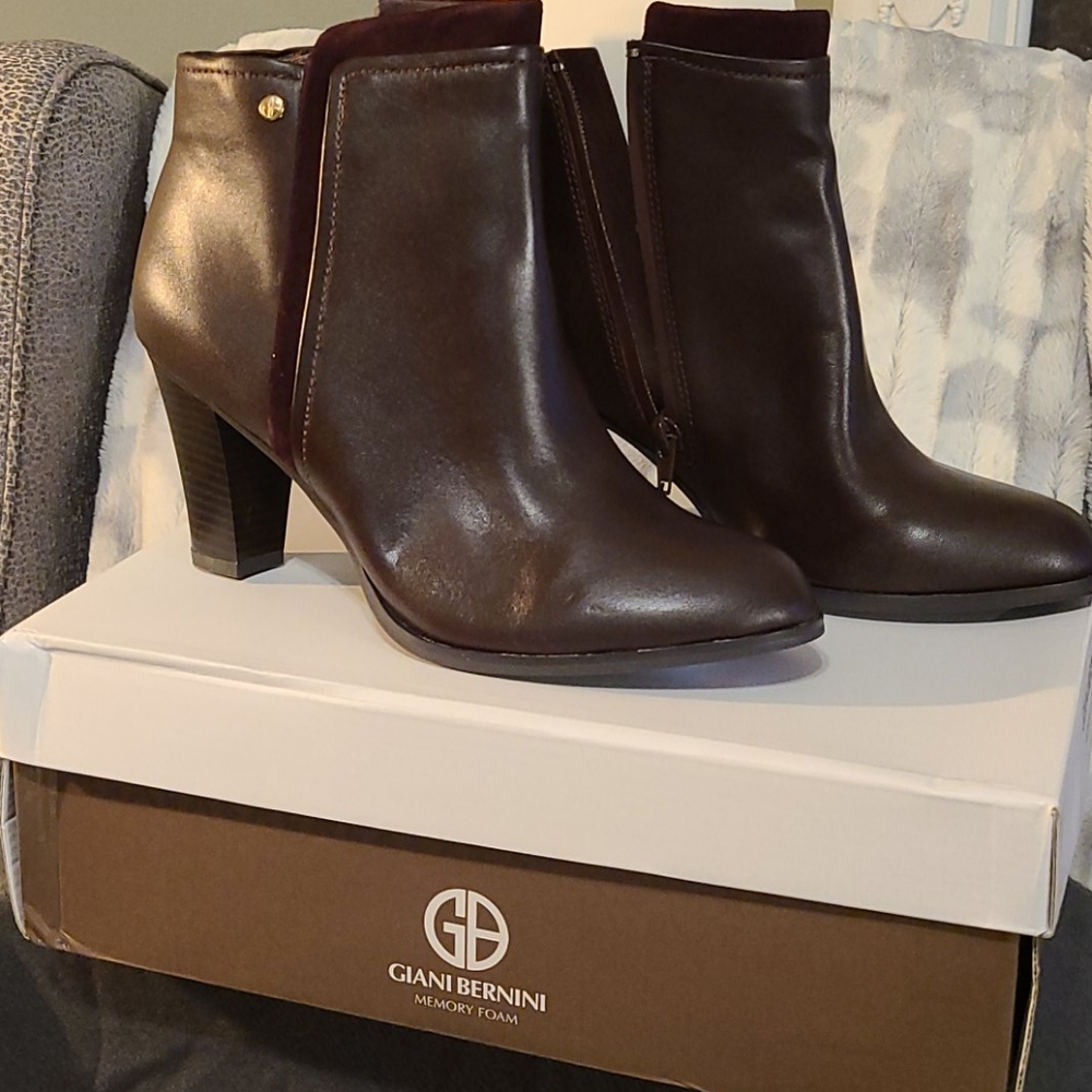 Size 9 Brown boots